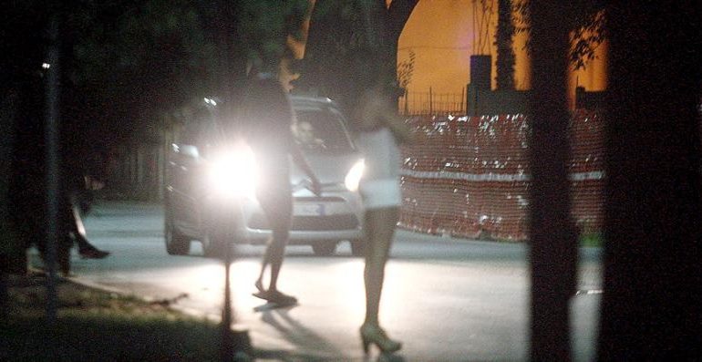 Shkatërrohet grupi fierak i prostitucionit në Itali. Vaj të nxehtë vajzave shqiptare që…