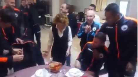 VIDEO/ Portieri i Luftëtarit feston 36-vjetorin, urimi i veçantë nga gjirokastritët