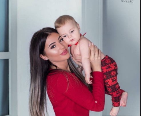 Roani i vogël është aq i rritur sa bën ”sherr” me nënën e tij tani… (FOTO)
