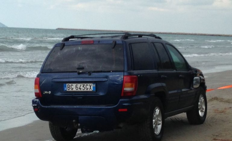 VLORE/ Enigma e fouristradës së zhytur në det. Gjendet edhe gomonia e mbushur me drogë