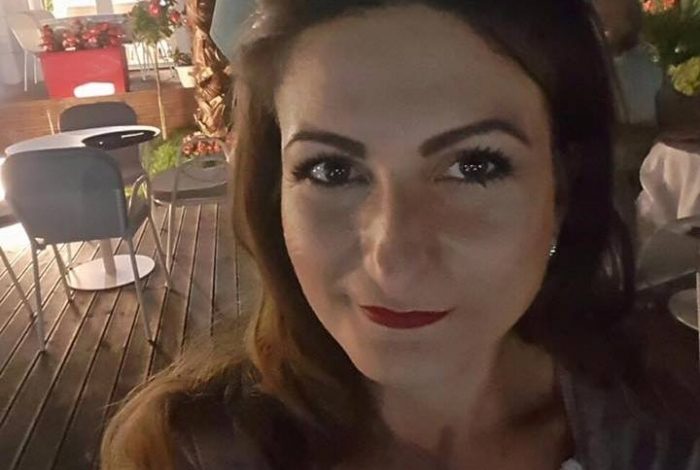 KORRUPSIONI ME PRONAT NË SPILLE/ Akuza e PD: Drejtoresha e Hipotekës së Kavajës, presion punonjësve (EMRI)