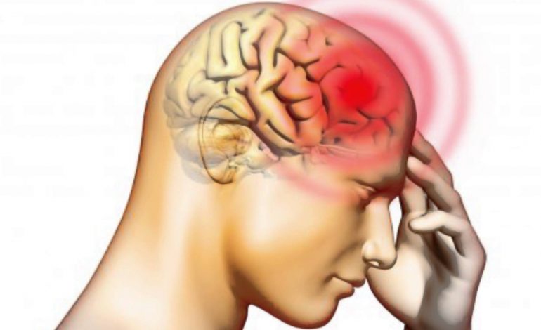 Dhimbjet e kokës gjatë gjumit, zbuloni cilat janë arsyet