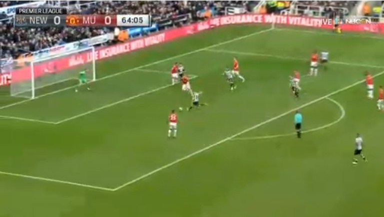 VIDEO/ ‘Befasohet’ United, Newcastle kalon në avantazh
