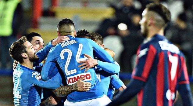 Napoli fiton edhe ndaj Beneventos, vazhdon kryesimin në Serie A