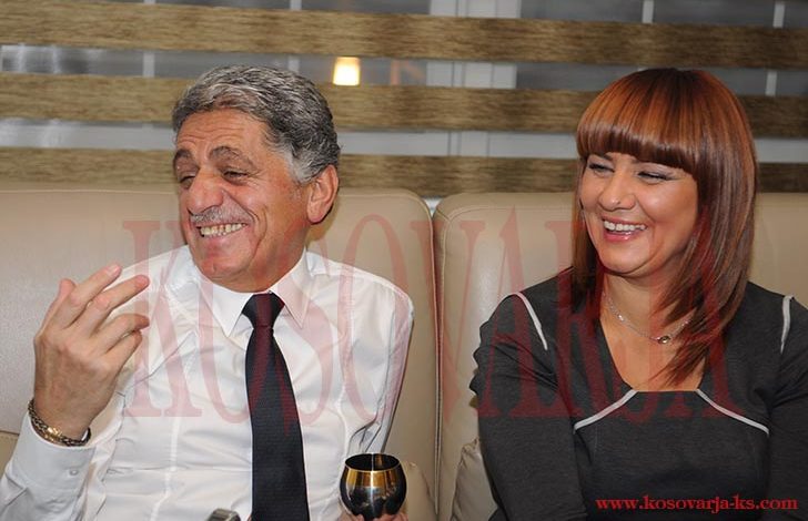 Sabriu dhe bashkëshortja kaq të dashur me këngëtaren e njohur (FOTO)