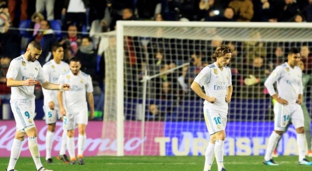 “Nga ekipi më i mirë në botë në më të keqin në histori të Real Madridit pas vetëm 6 muajsh”