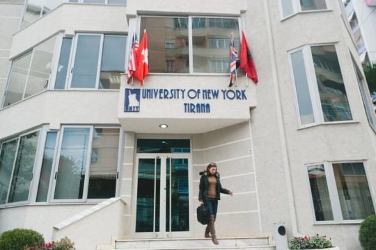 “The New York Times”, një artikull special: Universitetet greke ‘shiten’ si amerikane në Shqipëri
