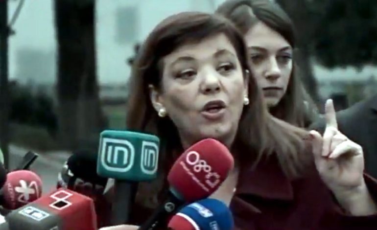 PËRPLASJA JASHTË KUVENDIT/ Nora Malaj: Kuvendi s’ka më etikë, por kod lufte e ngacmime SEKSISTE