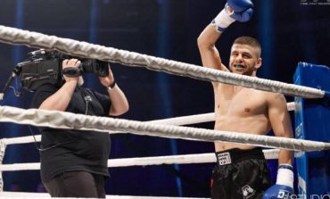 (VIDEO) Çfarë nuk u pa nga triumfi i Florian Markut, ja detaji që mund t'i kushtonte fitoren boksierit shqiptar