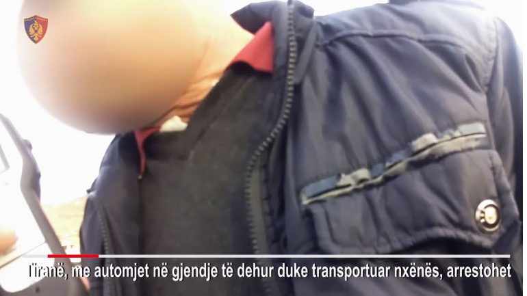 Shoferi me autobusin e nxënësve, TAPË në timon. Refuzon të bëjë testin, por… (VIDEO)