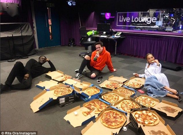 Në këtë qytet mund të hani një picë që quhet Rita Ora… (VIDEO)