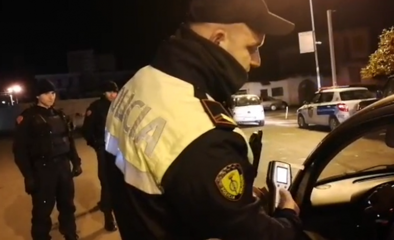 AKSIONI/ FNSH dhe policia rrugore blindojnë Elbasanin. Shoferët nxirren jashtë, në sitë makinat luksoze (VIDEO)