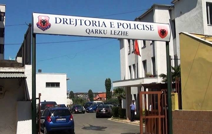 TERRORIZOJNË Lezhën me të shtëna. Policia gjen arsenal armatimesh/ Arrestohen tre persona (VIDEO)