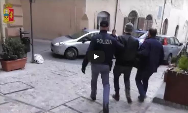 “Kalonin shqiptarë për në SHBA me pasaporta false”. Arrestohen 3 persona nga policia italiane