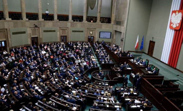 POLONI/ Senati miraton legjislacionin për Holokaustin. Çdokush që…