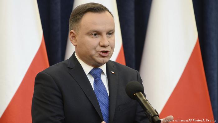 Ligjit i Holokaustit/ Polonia mbetet “e vetme” në shtëpi
