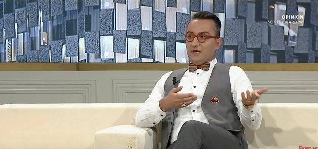 Deklaroi publikisht se është gay, flet biznesmeni shqiptar: Babai u trondit, ja ç’më tha