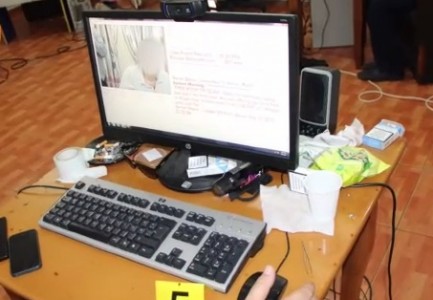 Brenda shtëpisë ku bëhej seks online, çfarë gjeti policia kur shkoi për kontroll