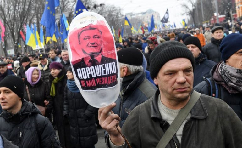 Protesta në Ukrainë/ Kërkohet largimi i presidentit Poroshenko