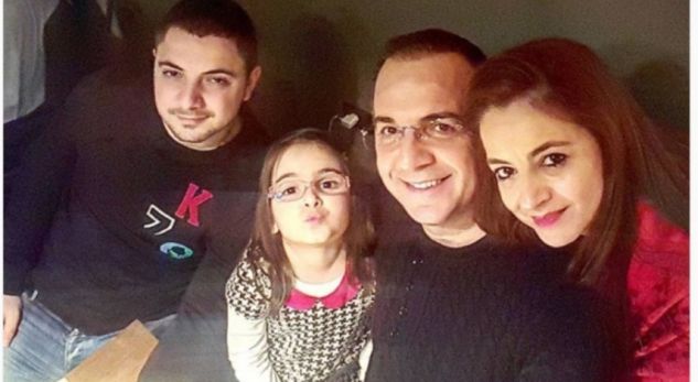 (FOTO) Bashkëshortja e Ardit Gjebreas feston ditëlindjen, urimi i veçantë i vjen nga djali dhe nusja e tij!