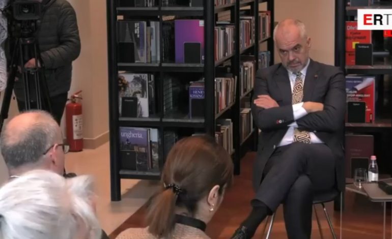 Forumi i Pedagogëve paralajmëron Ramën: S’pranojmë gjuhën tallëse, grevë nëse nuk plotësohen kërkesat