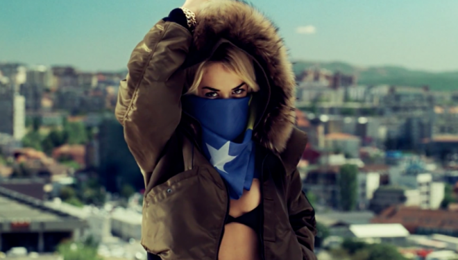Rita Ora e mrekullueshme dje në Prishtinë, por shihni çfarë i shkruajnë serbët në Twitter (FOTO)