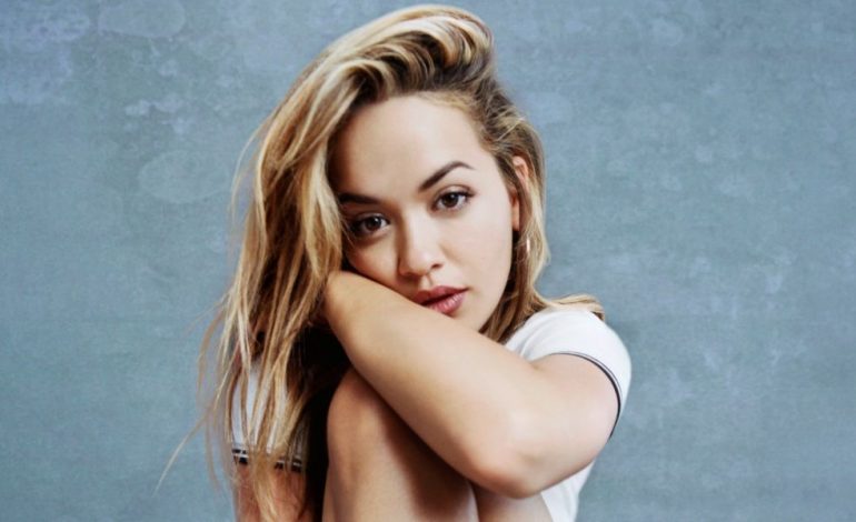 Pasi “tërboi” Kosovën, Rita Ora kthehet në Londër dhe i mahnit të gjithë me… (FOTO)