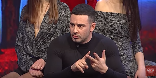 ‘Marrëdhënie seksuale sa më shumë’: Robert Berisha vë në siklet Roza Latin me përgjigjen e tij (FOTO)