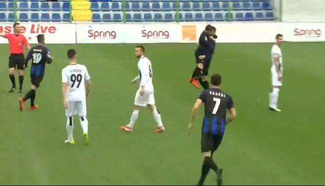 Ndeshje emocionuese në Laç, në fund ekipet ndajnë nga një pikë (VIDEO)