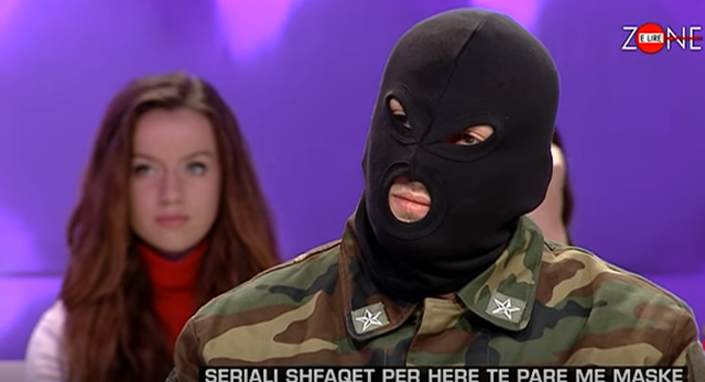 A ju kujtohet “Seriali i Kozetës”? Ja ku ndodhet ai sot… (VIDEO+FOTO)