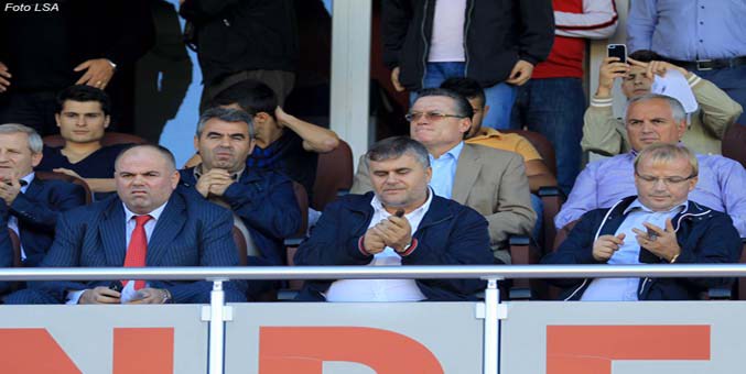 Zbulohen njerëzit e Sali Berishës që akuzohen nga UEFA për trukime (EMRAT)