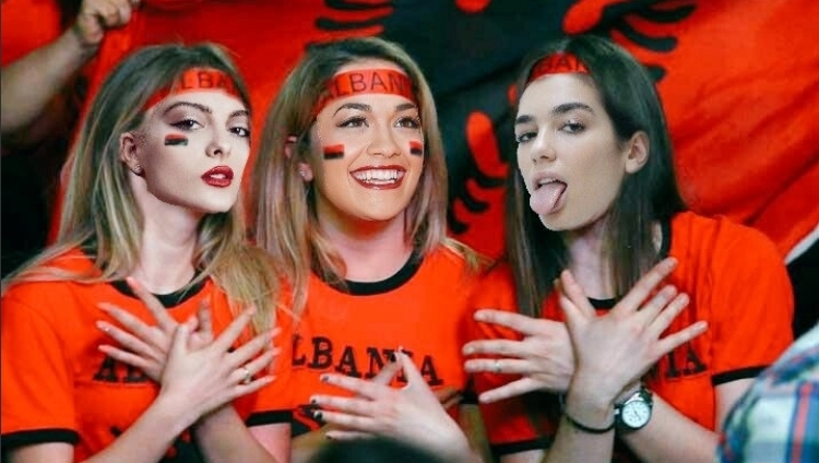 Të famshme në botë, por nuk flasin bashkë? Ja çfarë thotë Rita Ora për Dua Lipën dhe Bebe Rexhën (FOTO)