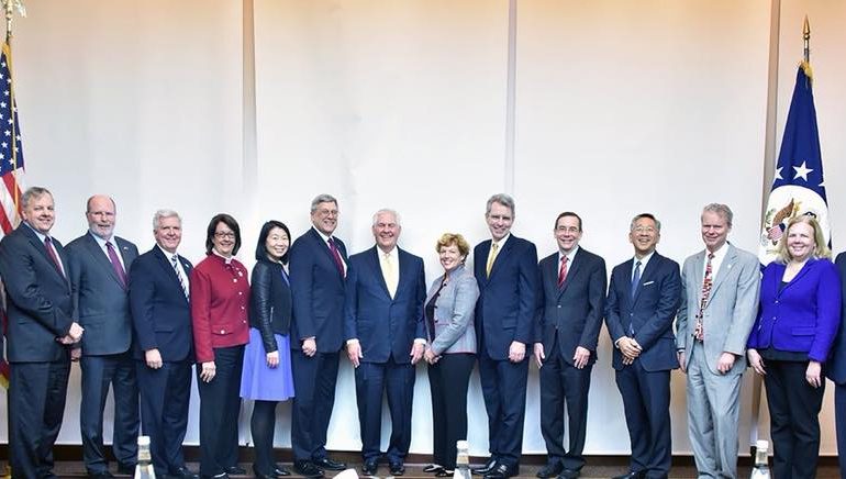 Sekretari i Shtetit Rex W. Tillerson shfaqet në FOTO me ambasadorin Lu dhe ambasadorët e tjerë në rajon