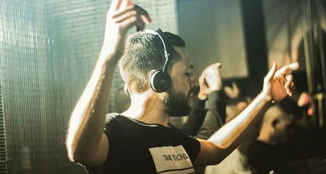 Pas ndarjes nga Bora, rikthehet fuqishëm Vin Veli: Publikohet kënga që do djegë club-et