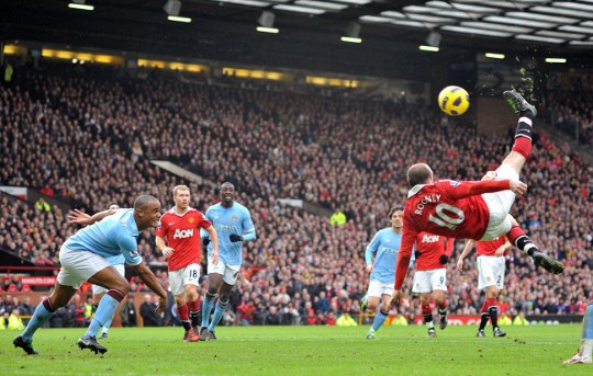 (VIDEO) Shtatë vite më parë, Rooney do të shënonte një ndër golat më të bukur në Premier League