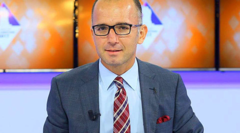 Tjetër lëvizje e bujshme në Top Channel/ Largohet drejtori i lajmeve Endri Xhafo. Zëvendësoi Sokol Ballën