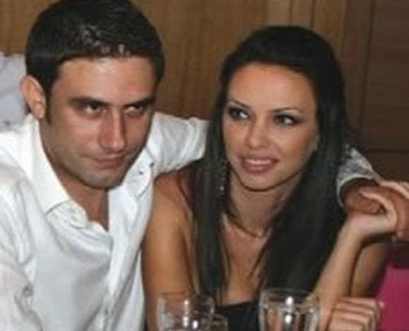 Gjithmonë e ka mbajtur të fshehtë, por ja disa FOTO të rralla të Xhemit me bashkëshortin