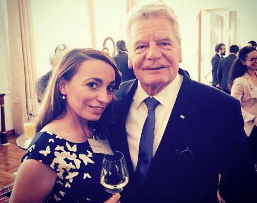 Shqiptarja akuzon ish-Presidentin e Gjermanisë për ngacmim seksual: Dora e tij…