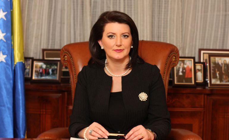 Ish-Presidentja e Kosovës, Atifete Jahjaga drejt divorcit! Mësoni detajet (FOTO)