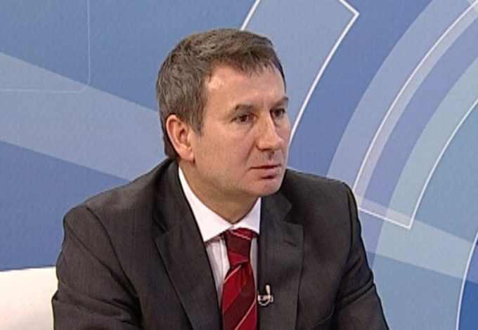 Flet sekretari i PD-së: Basha duhet t’i takojë kritikët, por jo të bëjë me ta…
