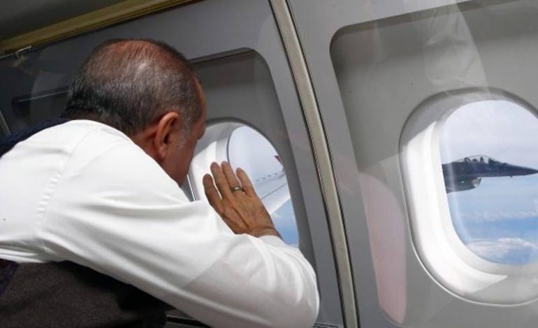 Greqia ashpërson tonet, Erdogan përshëndet “F-16”-at nga avioni