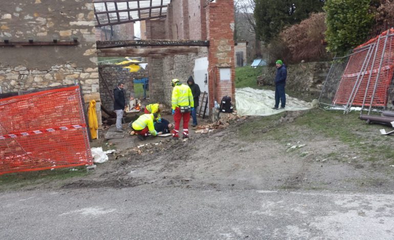 ITALI/ Bie nga 8 metra lartësi teksa punonte, rëndë muratori 53-vjeçar shqiptar