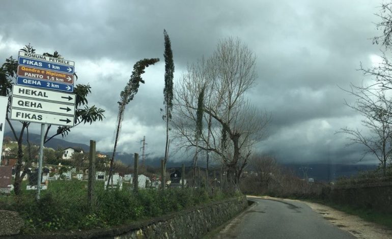 EKSKLUZIVE/ Një vizitë në “Mbretërinë” e Adriatik Llallës. Njihuni me fshatin që ka blerë ish Kryeprokurori (FOTO& VIDEO)