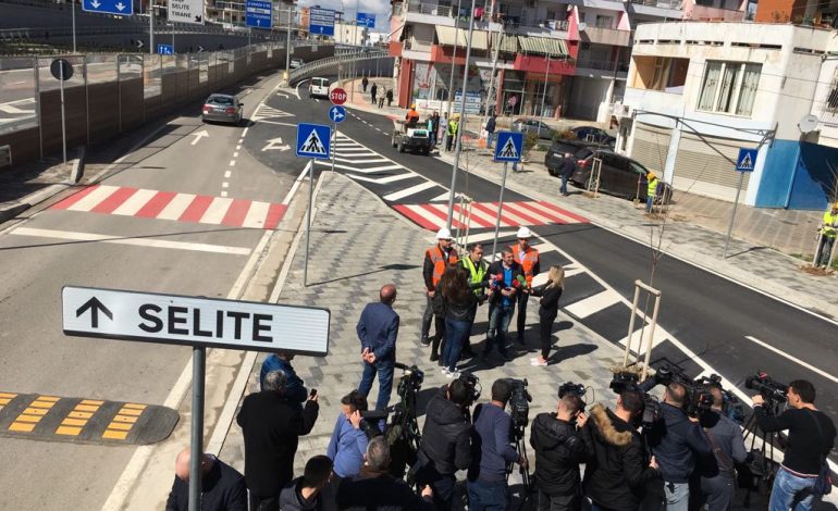 Ministri i Infrastrukturës dhe Energjisë inspekton punimet tek Unaza e Madhe, tashmë e përfunduar (FOTO+VIDEO)