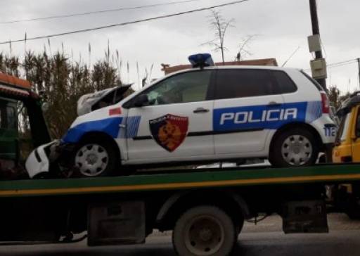 Aksidentohet makina e policisë te mbikalimi i Rinasit,plagosen 2 efektivë