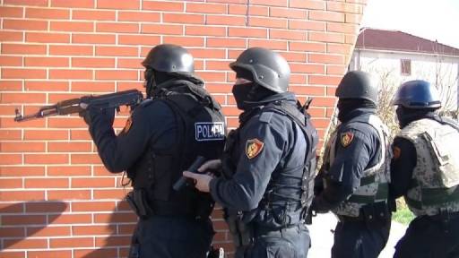 TRAFIKU I KLANDESTINEVE SHQIPTARE/ Kush janë drejtuesit e 7 grupeve kriminale nga skafisti tek…
