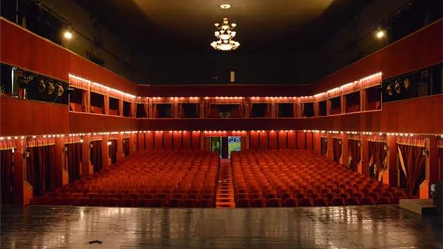 Rimblidhen artistët: Na ndihmoni të rikonstruktojmë Teatrin Kombëtar (VIDEO)