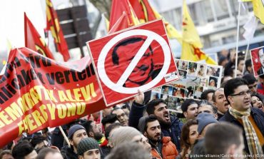 MISIONI USHTARAK/ Dhunë turko-kurde në rrugët e Gjermanisë