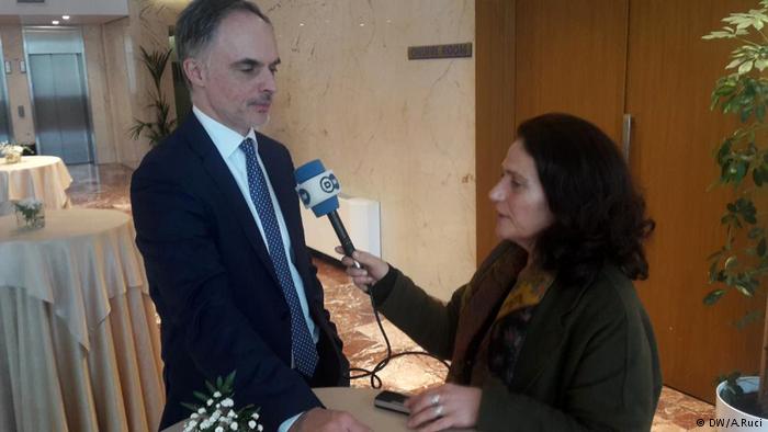 Steenfeld – Media në Shqipëri, armë e pronarëve për interesa politike dhe ekonomike