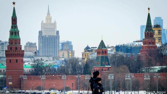 Rusia kërkon largimin edhe të 50 diplomatëve të tjerë britanikë